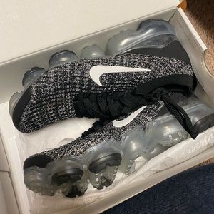 Nike Black and white Vapormax
